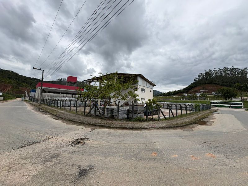 Terreno com Galpão, localizado em Brusque - SC