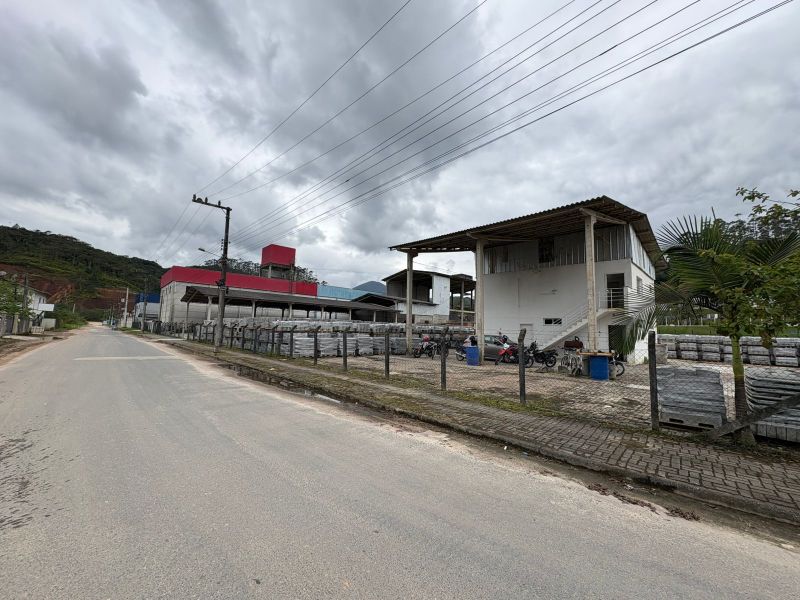 Terreno com Galpão, localizado em Brusque - SC