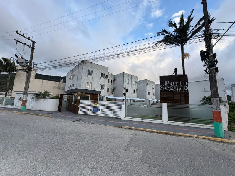 Cond. Residencial Porto Seguro Village, localizado em Camboriú - SC, bairro Rio Pequeno