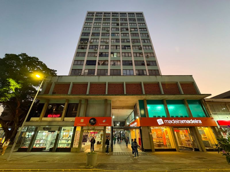 Sala Comercial - 460,60m² - Ed. Manchester