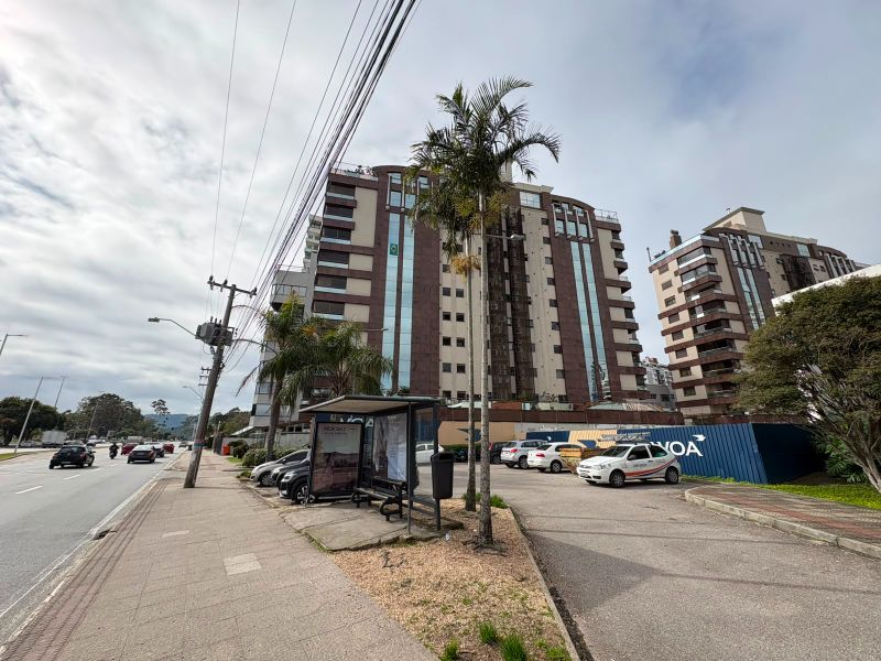 Apartamento de 141,37m² - Beira Mar Norte, localizado em Florianópolis - SC, bairro Centro