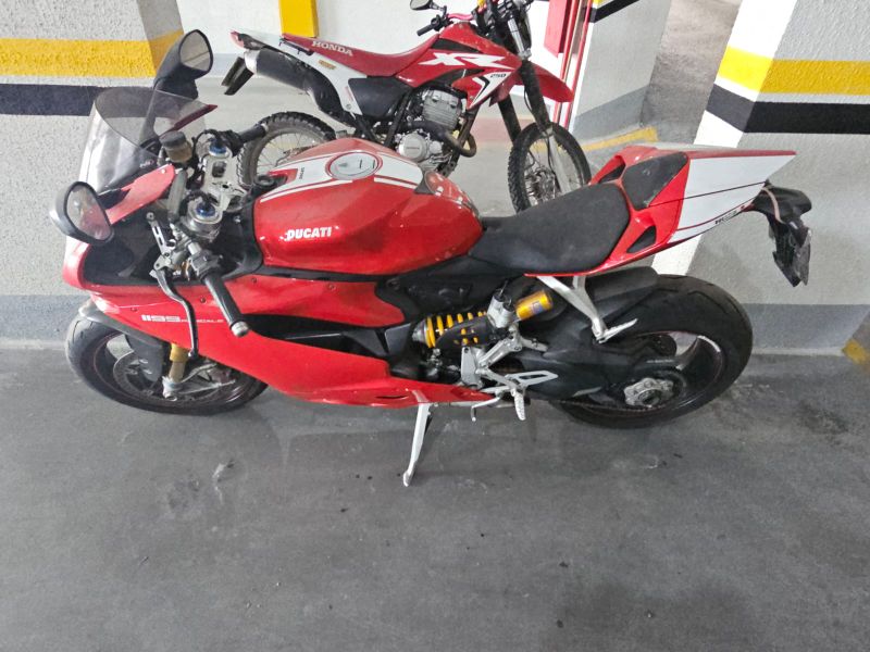 MOTOCICLETA DUCATI 1199 PANIGALE 2014 Conservada