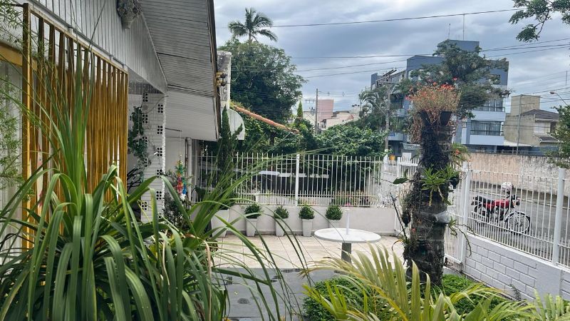 VENDA DIRETA:TERRENO 300m², EDIFICADO,CANASVIEIRAS, localizado em Florianópolis - SC, bairro Canasvieiras