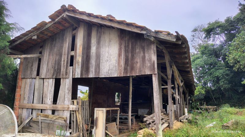 2ª PRAÇA:TERRENO URBANO ÁREA 1.510,50M² EDIFICADO, localizado em Rio Do Oeste - SC, bairro Jardim das Hortências