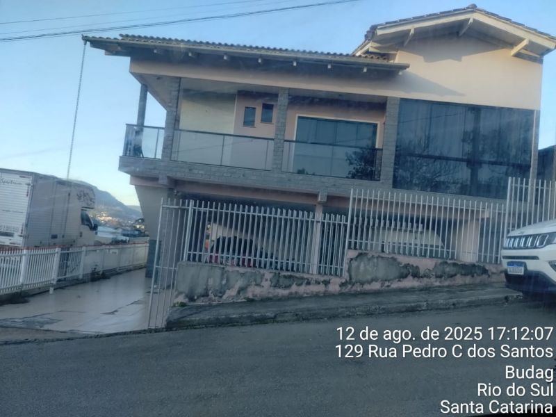 TERRENO ÁREA 365,17M² , CASA DE TRES ANDARES, localizado em Rio Do Sul - SC, bairro Budag