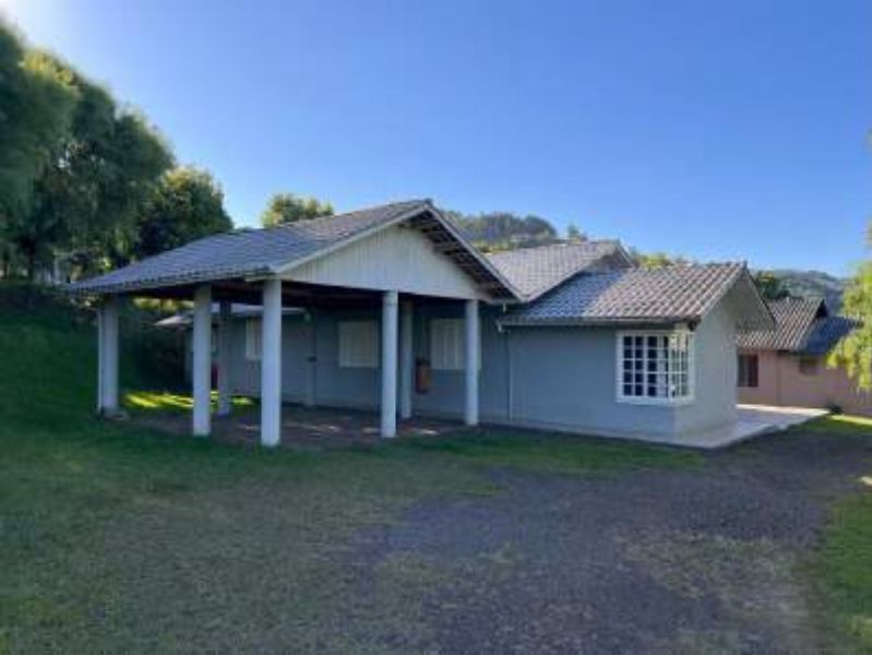 Terreno Urbano com 5 edificações, localizado em Jaborá - SC