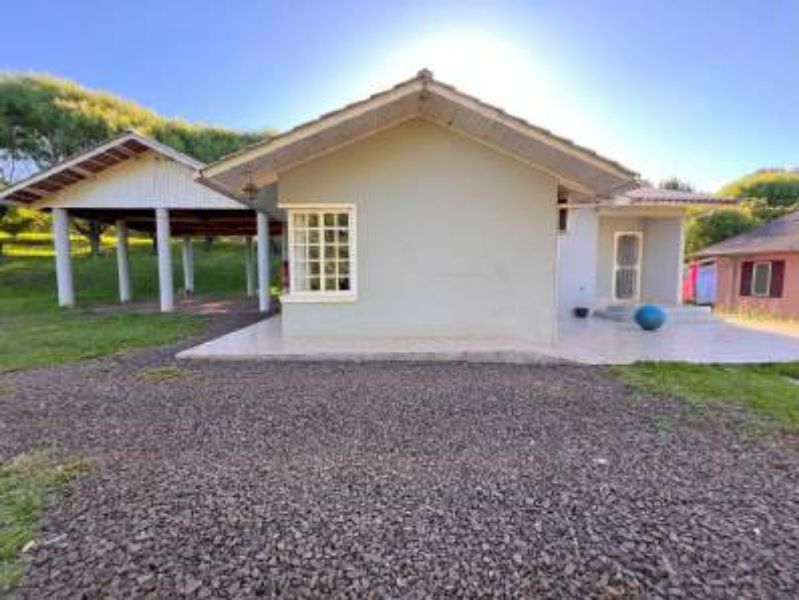 Terreno Urbano com 5 edificações, localizado em Jaborá - SC