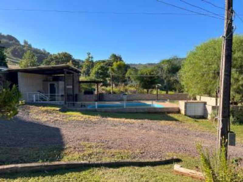 Terreno Urbano com 5 edificações, localizado em Jaborá - SC