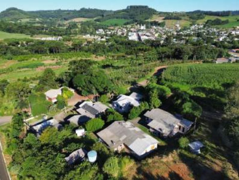 Terreno Urbano com 5 edificações, localizado em Jaborá - SC