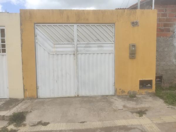 Casa : area_privativa: 66: area_terreno:.