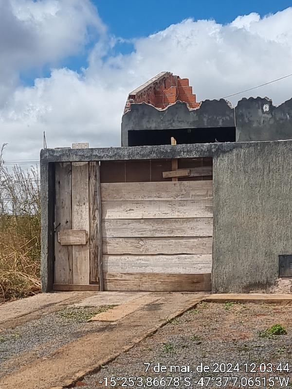 Casa : area_privativa: 54,86: area_terre.