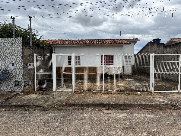 Casa : area_privativa: 46,07: area_terre.