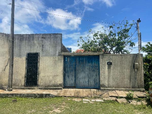 Casa : area_privativa: 67: area_terreno:.