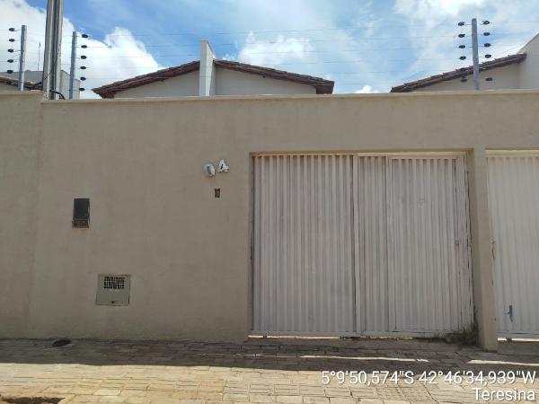 Casa : area_privativa: 60,86: area_terre.