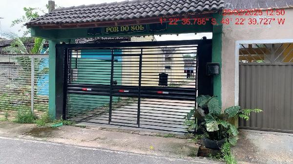 Casa : area_privativa: 61,72: area_terre.