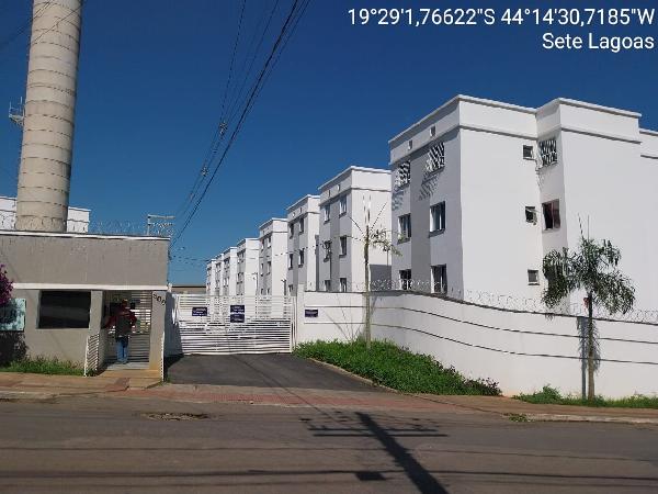 Apartamento : area_privativa: 44,49: area_terre.