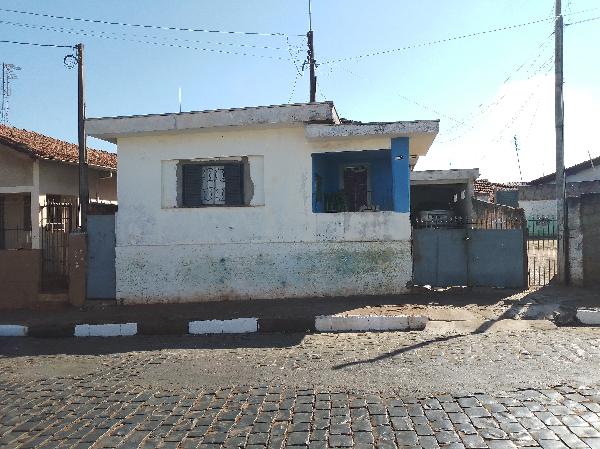 Casa : area_privativa: 247: area_terreno.