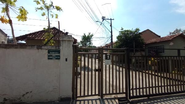 Casa : area_privativa: 49,35: area_terre.