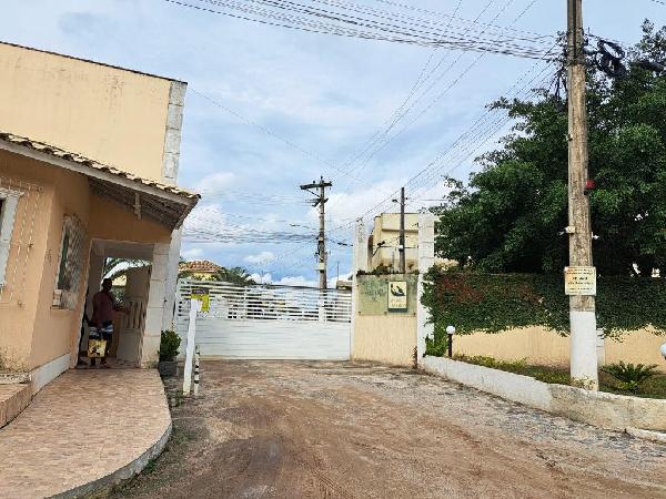 Casa : area_privativa: 61,98: area_terre.