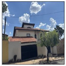 Casa, 499,71 m2 de área privativa, 660m2 de área, localizado em Franca - SP