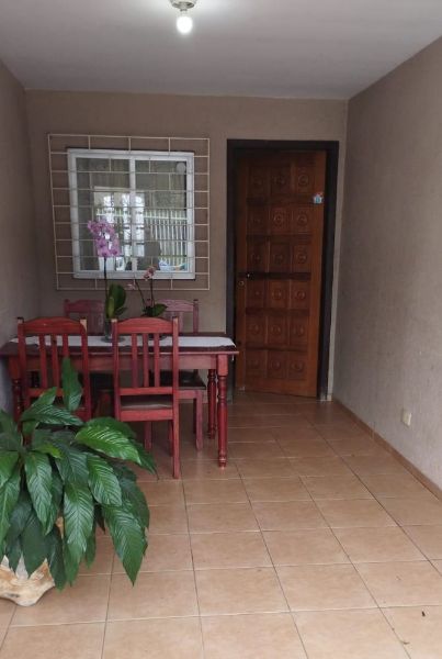 Terreno com Casa, Bairro Pinheirinho, localizado em Curitiba - PR
