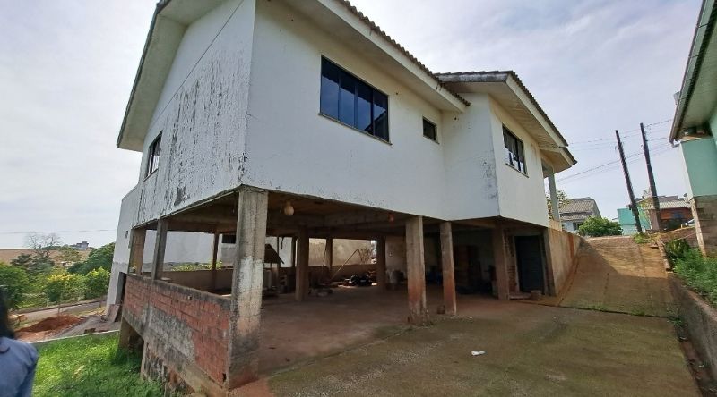 Terreno com casa (desocupada), localizado em Pinhalzinho - SC