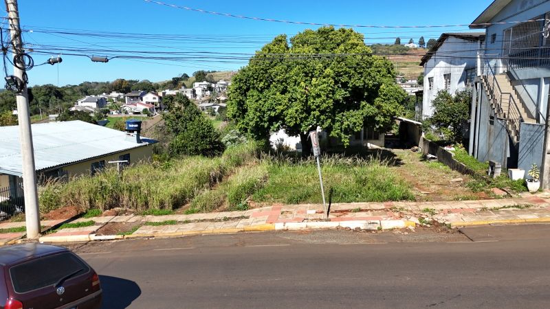 Terreno com casa em Palmitos/SC, localizado em Palmitos - SC