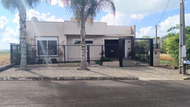 Terreno com casa, localizado em Tapejara - RS