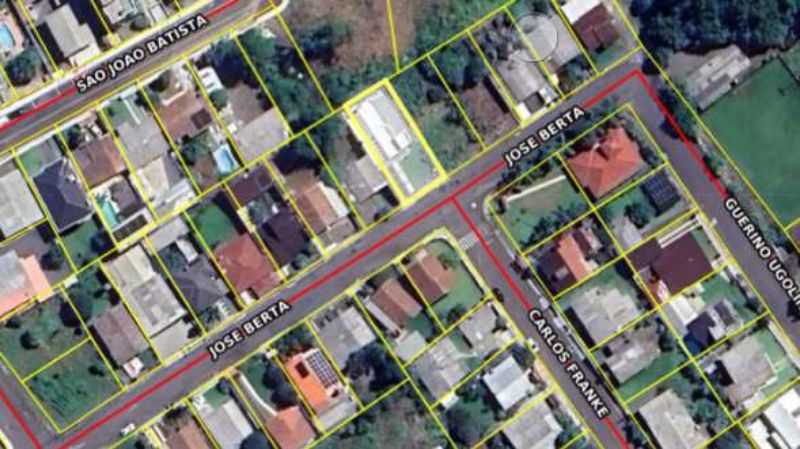 Terreno com Casa 150,00m² em Concórdia/SC, localizado em Concórdia - SC, bairro Guilherme Reich