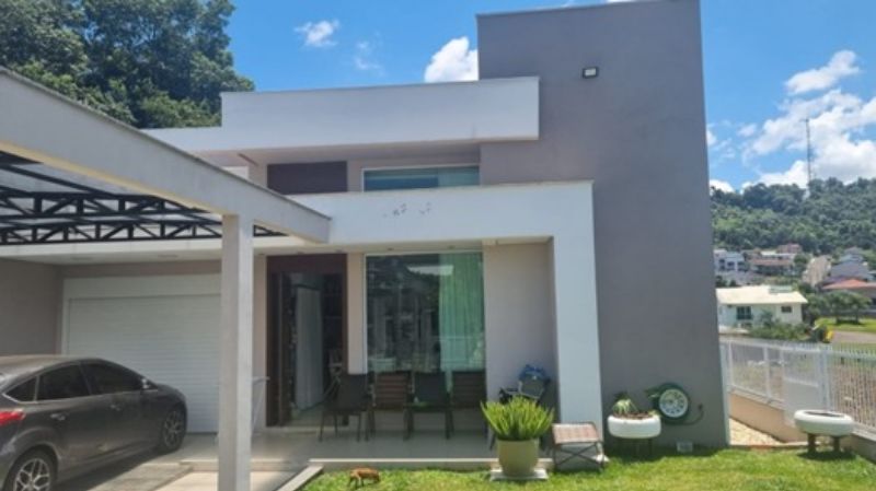 Terreno com Casa 150,00m² em Concórdia/SC, localizado em Concórdia - SC, bairro Guilherme Reich