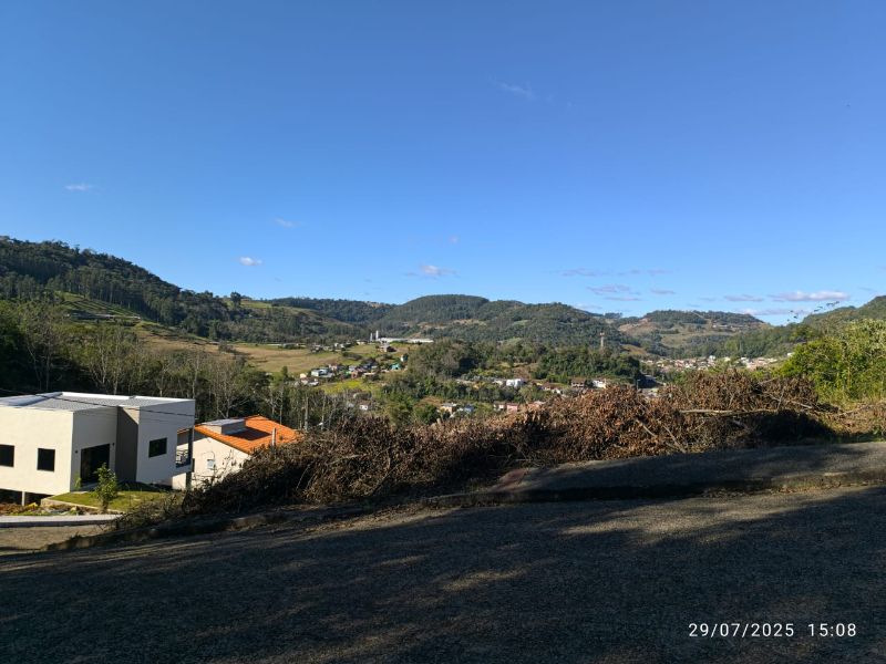 Terreno urbano com 403,15 m², localizado em Arabutã - SC, bairro Centro