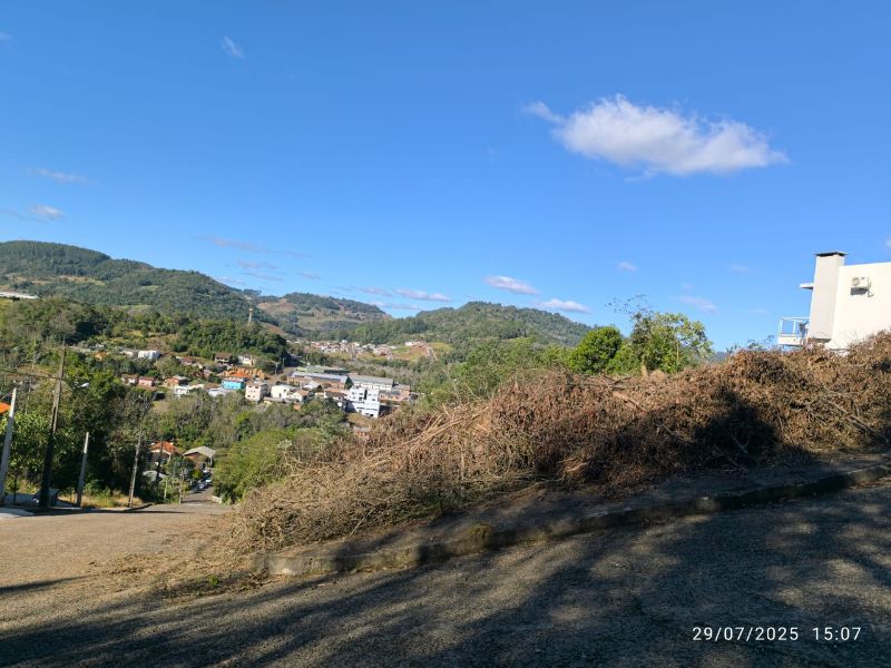 Terreno urbano com 403,15 m², localizado em Arabutã - SC, bairro Centro
