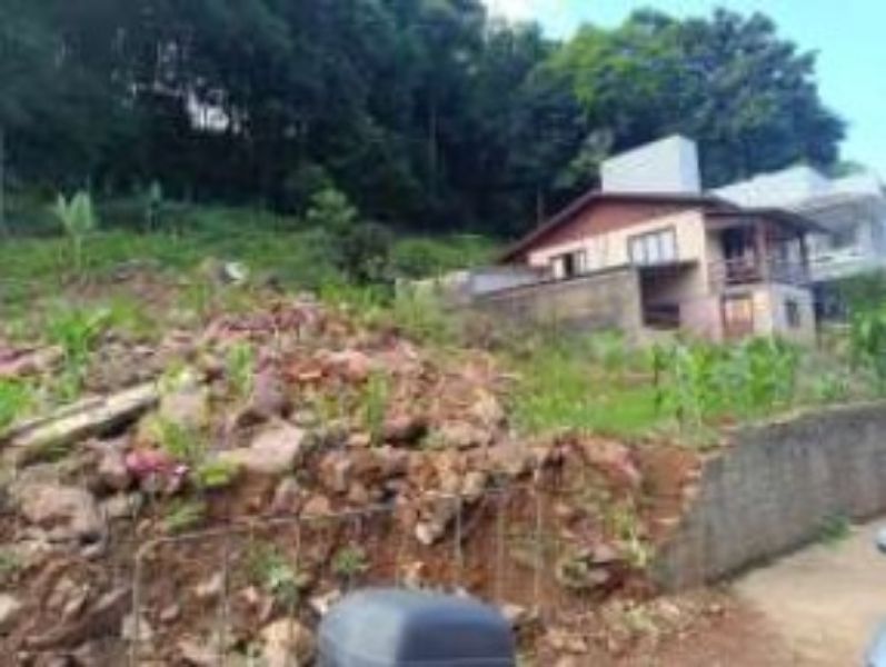 Terreno na área central com área de 695,49m2, localizado em Concórdia - SC