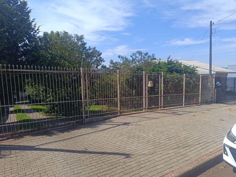 Terreno com 798,00 m² mais casa, B. Santa Cruz, localizado em Palmas - PR, bairro Santa Cruz