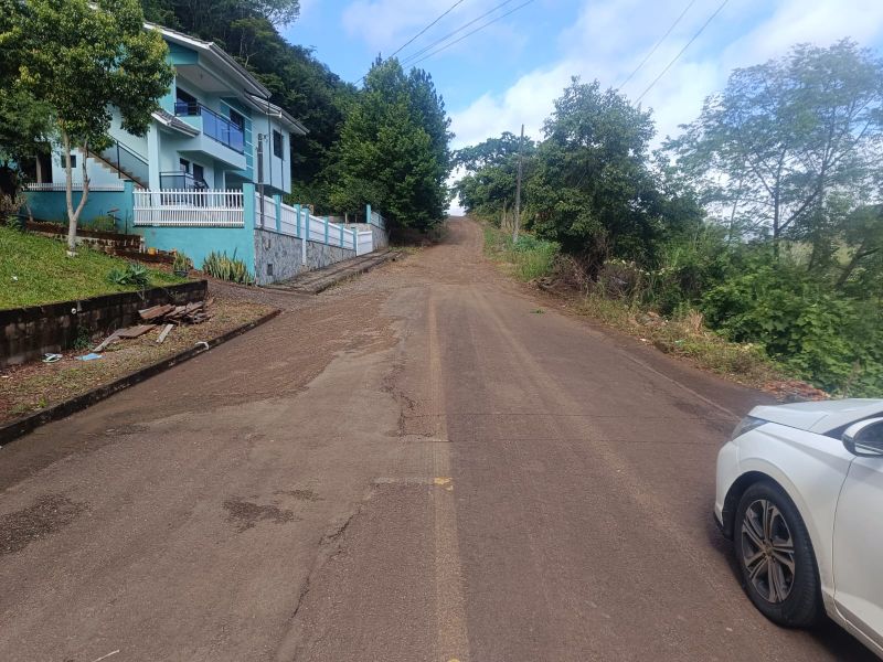 Terreno 450,00m²  com casa de 180,00m², localizado em Piratuba - SC