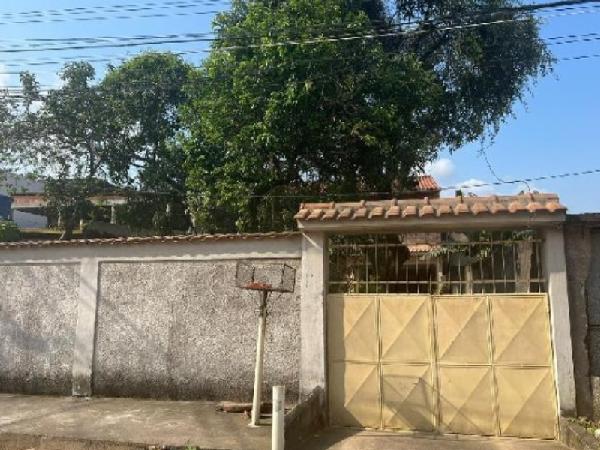 Casa : area_privativa: 296,38: area_terr