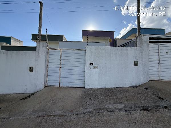 Casa : area_privativa: 93: area_terreno: