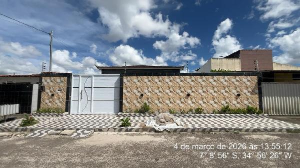 Casa : area_privativa: 115,87: area_terr