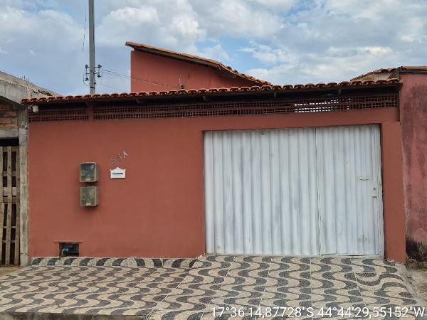Casa : AREA_PRIVATIVA: 69,72: AREA_TERRE, localizado em Várzea Da Palma - MG