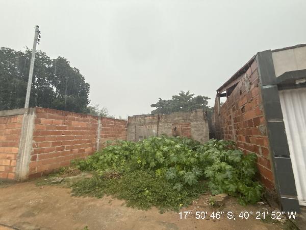 Casa : AREA_PRIVATIVA: 69,83: AREA_TERRE, localizado em Nanuque - MG