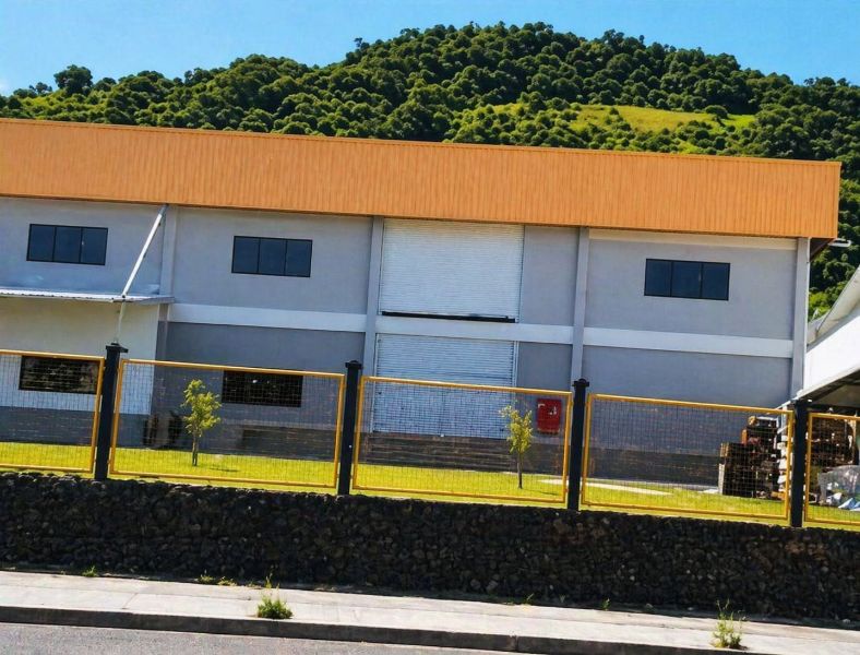 Imóvel com 18.652,88 m² área const de 7.639,23m², localizado em Saudades - SC, bairro Industrial