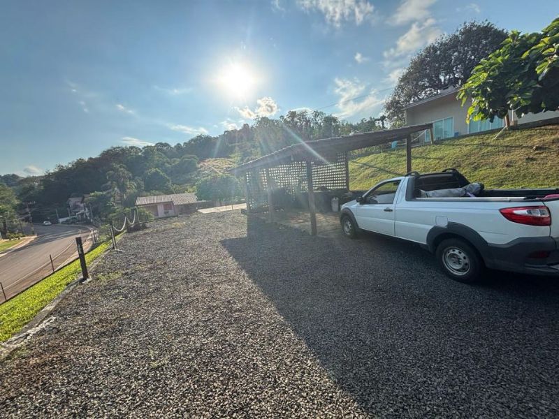 Terreno com 978,64 m² com casa de 198,25m², localizado em Alto Bela Vista - SC, bairro Centro