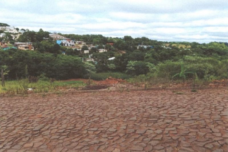 Dois terrenos, Um com 917,54m² e outro com 331,84m, localizado em Alpestre - RS