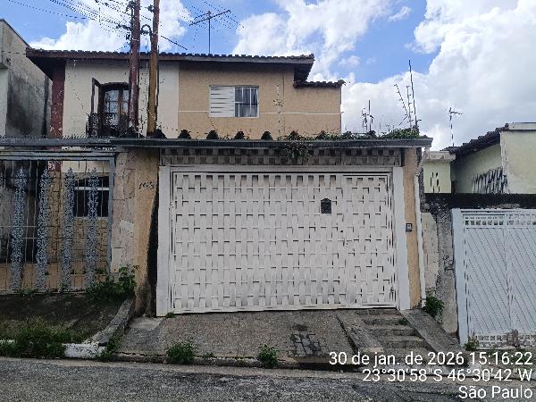Casa : AREA_PRIVATIVA: 121,81: AREA_TERR
