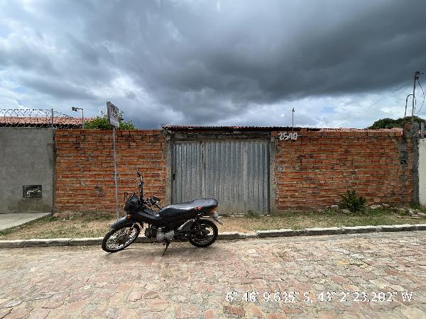 Casa : AREA_PRIVATIVA: 83,89: AREA_TERRE