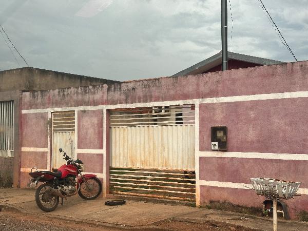 Casa : area_privativa: 61,78: area_terre
