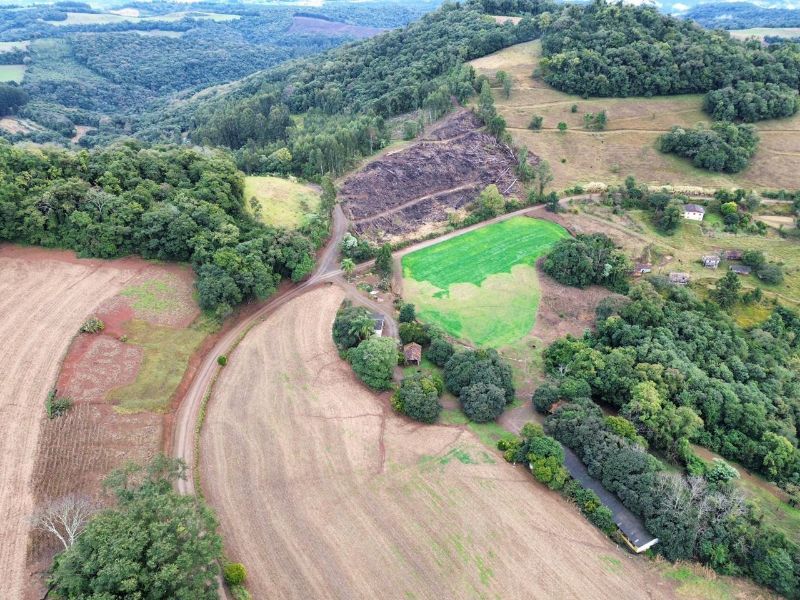 Terreno rural com área de 99.498,33 m², localizado em Jaborá - SC