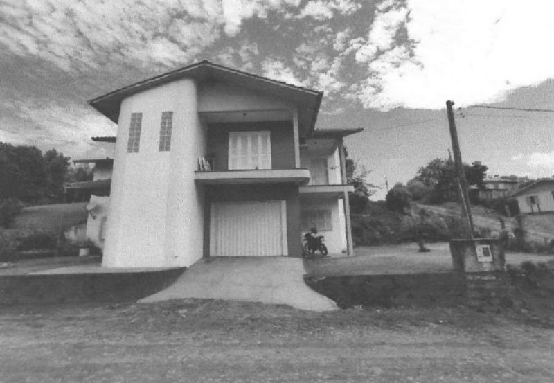 Imagem do imóvel Terreno com Casa