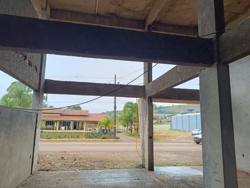 Sala Comercial em construção com 107,22m², localizado em Jacutinga - RS, bairro Centro