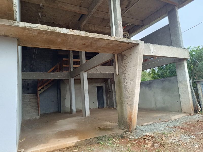 Sala Comercial em construção com 107,22m², localizado em Jacutinga - RS, bairro Centro